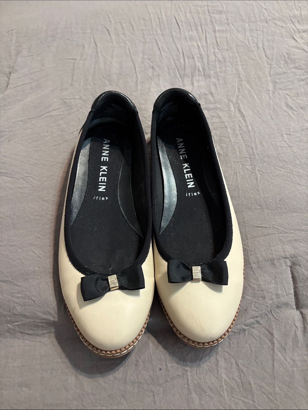 Anne Klein Cream and Black Bow Trim Ballet Flats